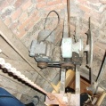 Původní mechanický pohon zvonu Původní mechanický pohon zvonu