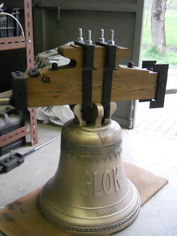 Příprava zvonu na dílně