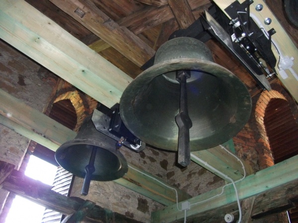 Pohled na nainstalované zvony