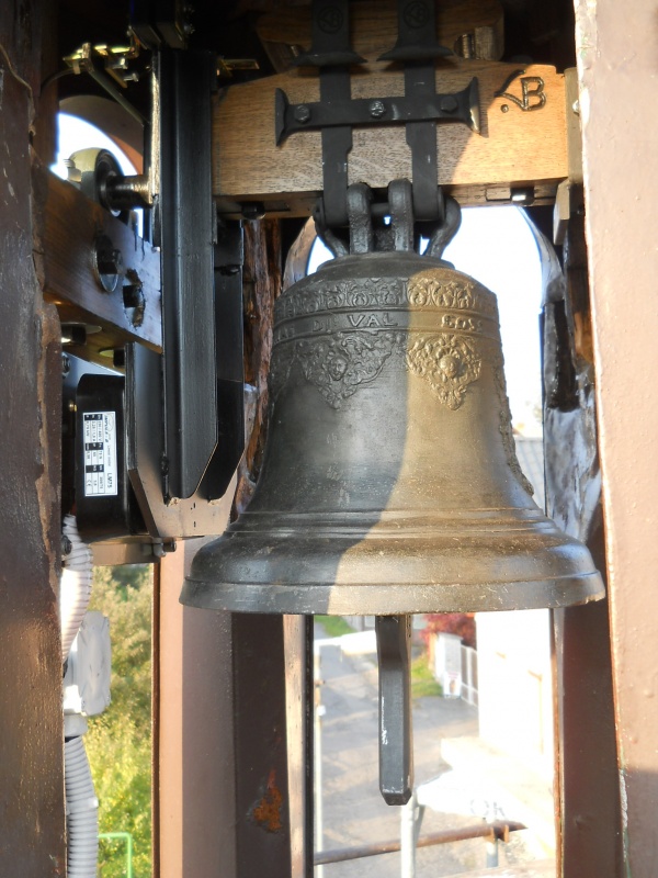 Opravený zvon s pohonem