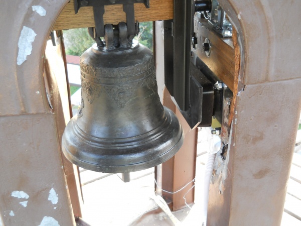 Vlastní umístění zvonu v kapličce